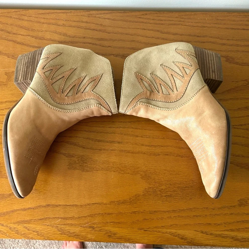 Lucky Brand Idellina Western Bootie in Tahini. Size 9. - Picture 4 of 13